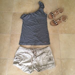 HOLLISTER | One-Shoulder Ruffle Ribbed Top